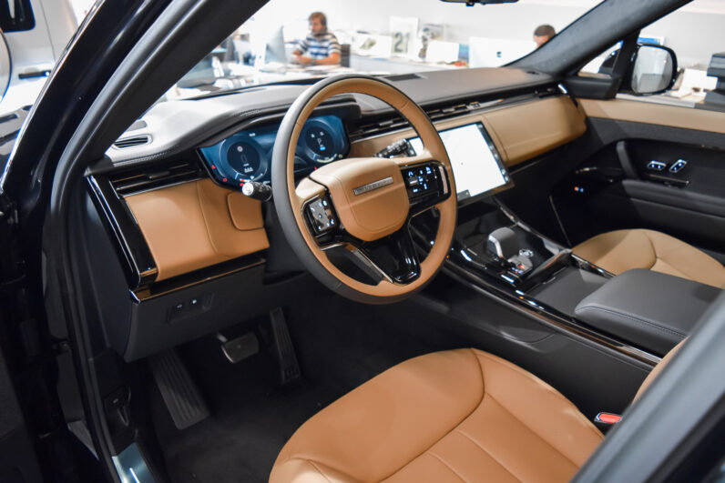 Range Rover Sport 550 PHEV Autobiography lleno