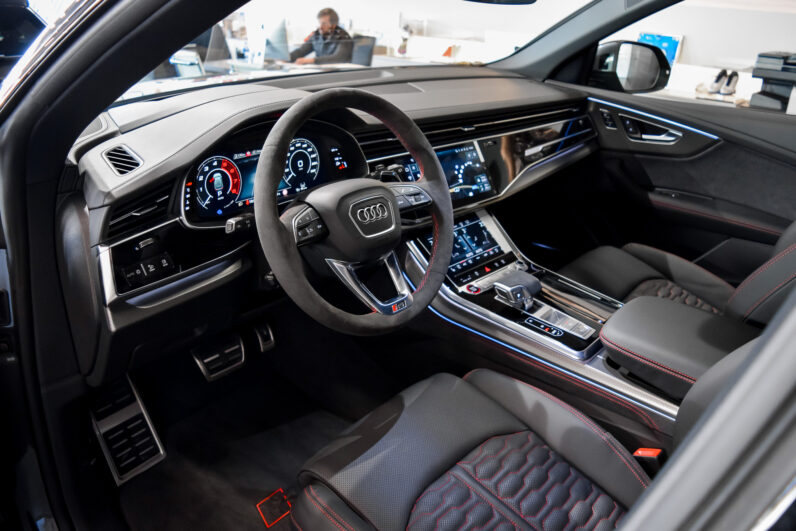 Audi RSQ8 Performance lleno
