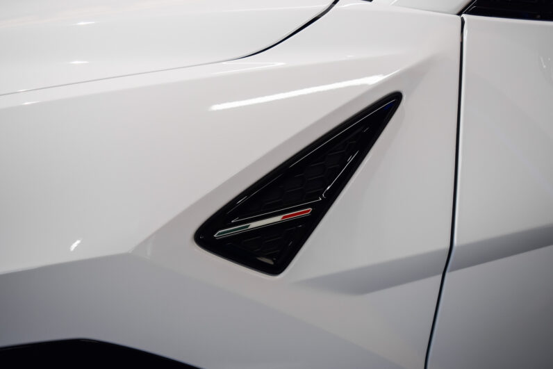 Lamborghini Urus SE lleno