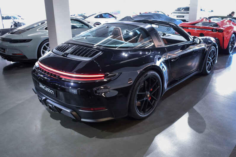 Porsche 911 Targa 4 GTS lleno