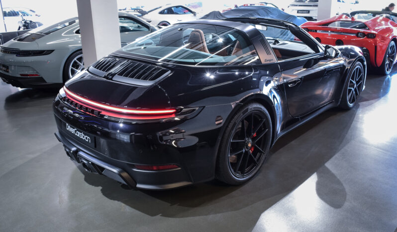 Porsche 911 Targa 4 GTS lleno