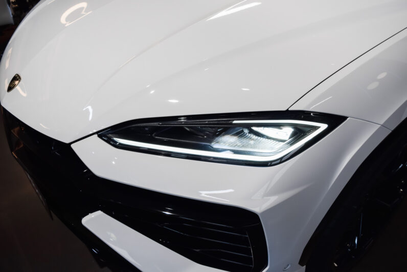 Lamborghini Urus SE lleno