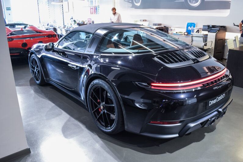 Porsche 911 Targa 4 GTS lleno