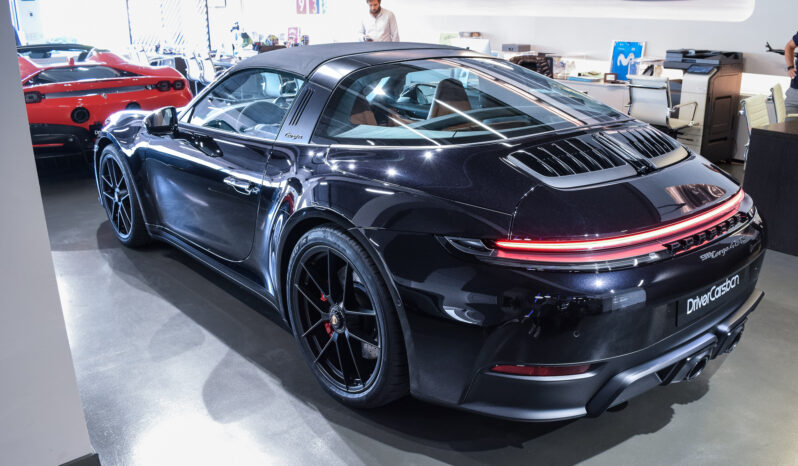 Porsche 911 Targa 4 GTS lleno