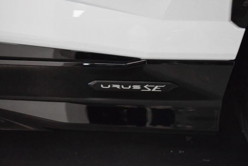 Lamborghini Urus SE lleno