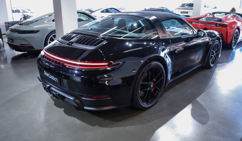 Porsche 911 Targa 4 GTS lleno