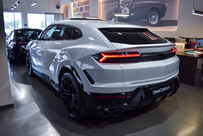 Lamborghini Urus SE lleno