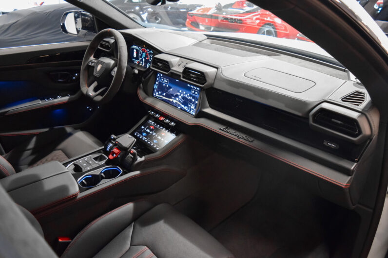 Lamborghini Urus SE lleno
