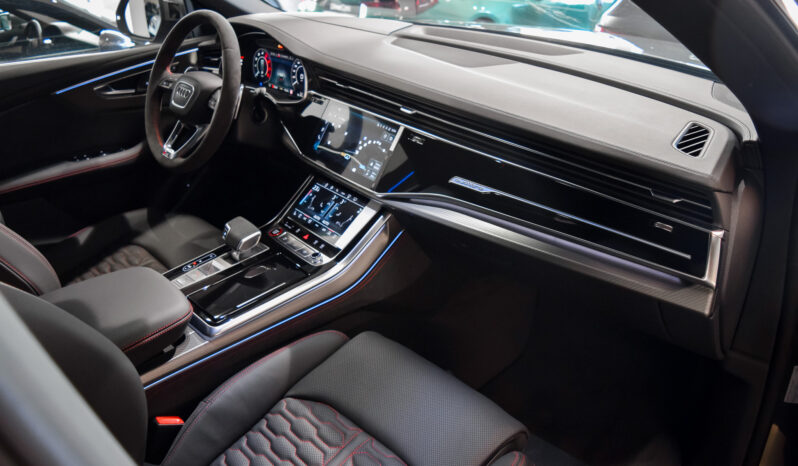Audi RSQ8 Performance lleno