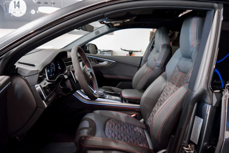 Audi RSQ8 Performance lleno