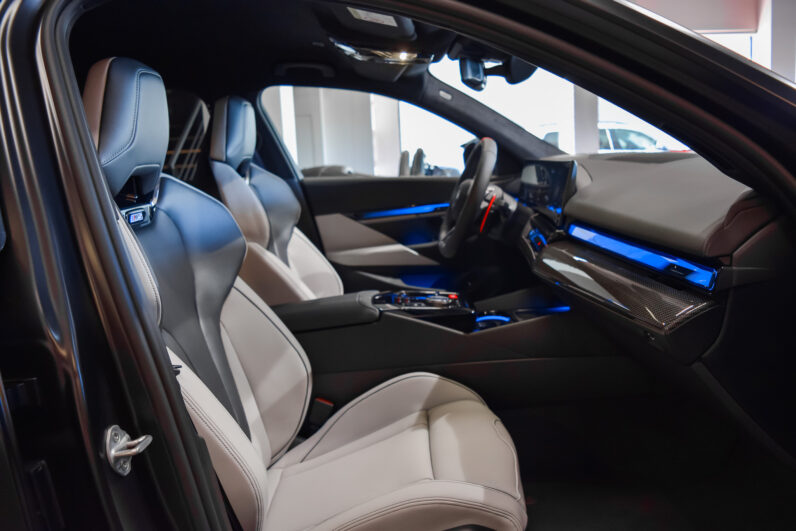 BMW M5 Berlina lleno