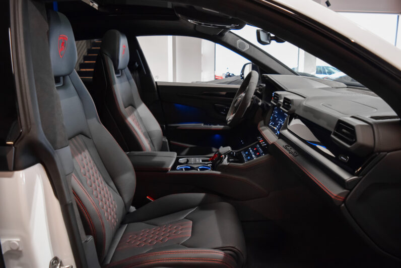 Lamborghini Urus SE lleno