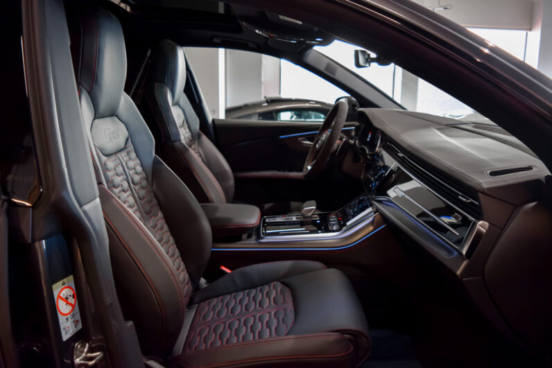 Audi RSQ8 Performance lleno
