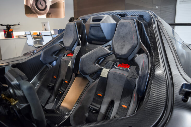 KTM X-Bow GT-X 1/100 FULL CARBON lleno