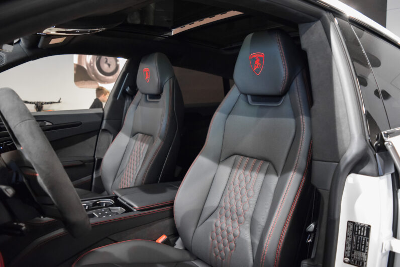 Lamborghini Urus SE lleno