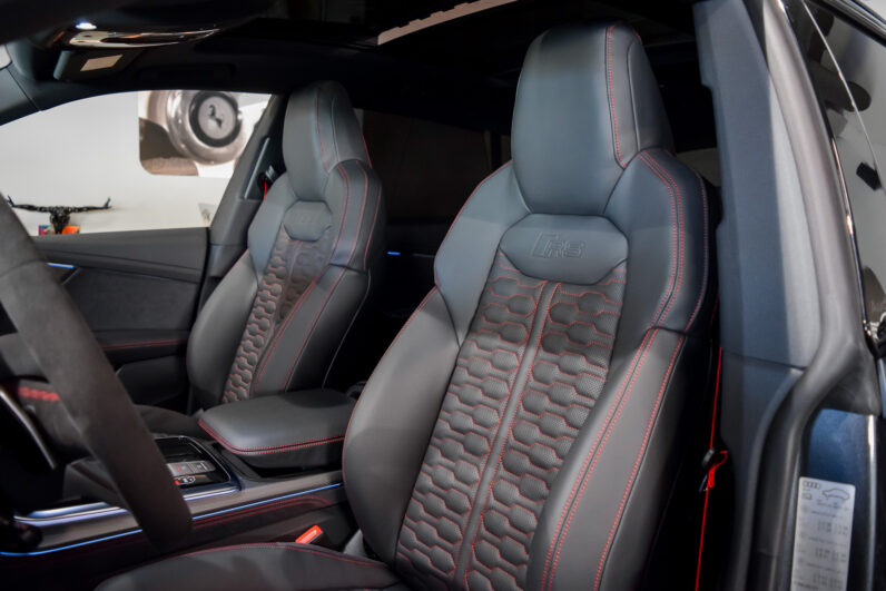 Audi RSQ8 Performance lleno