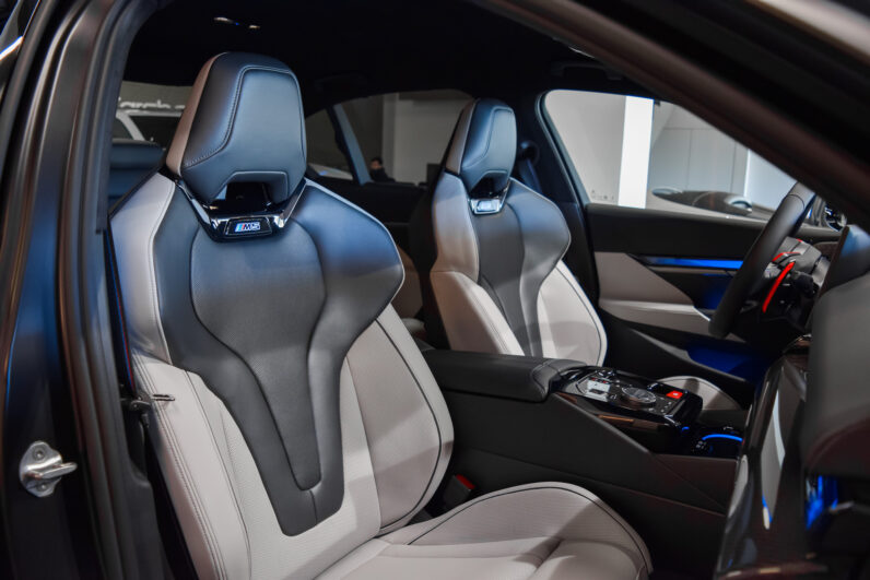 BMW M5 Berlina lleno