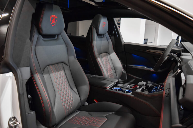 Lamborghini Urus SE lleno