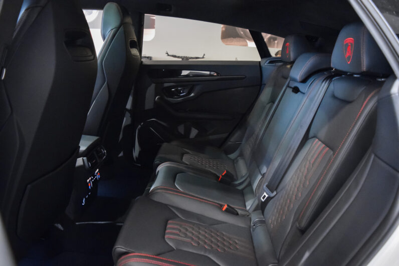 Lamborghini Urus SE lleno