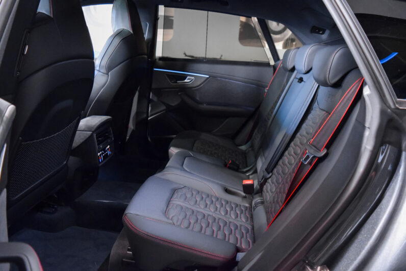Audi RSQ8 Performance lleno
