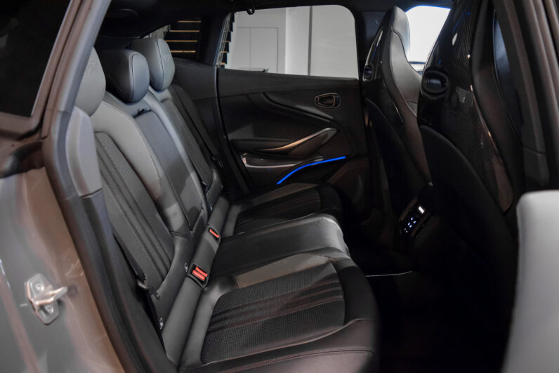 Aston Martin DBX 707 lleno