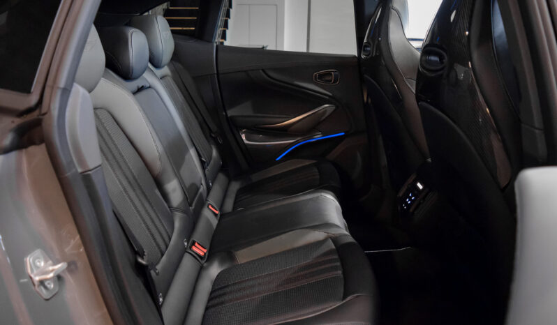 Aston Martin DBX 707 lleno