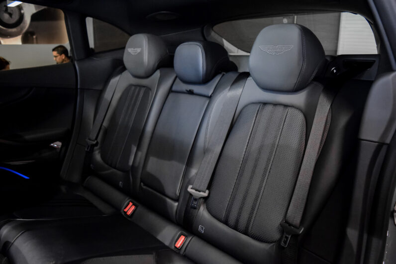 Aston Martin DBX 707 lleno
