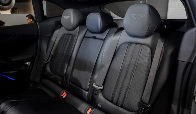 Aston Martin DBX 707 lleno