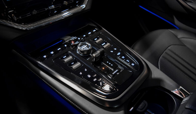 Aston Martin DBX 707 lleno