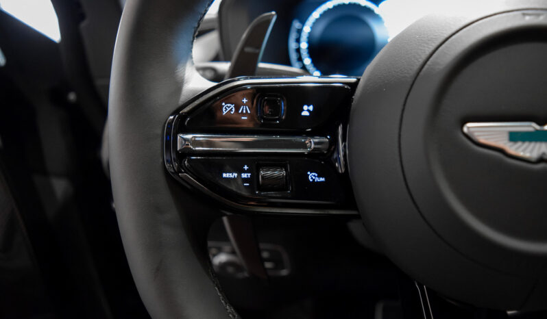 Aston Martin DBX 707 lleno