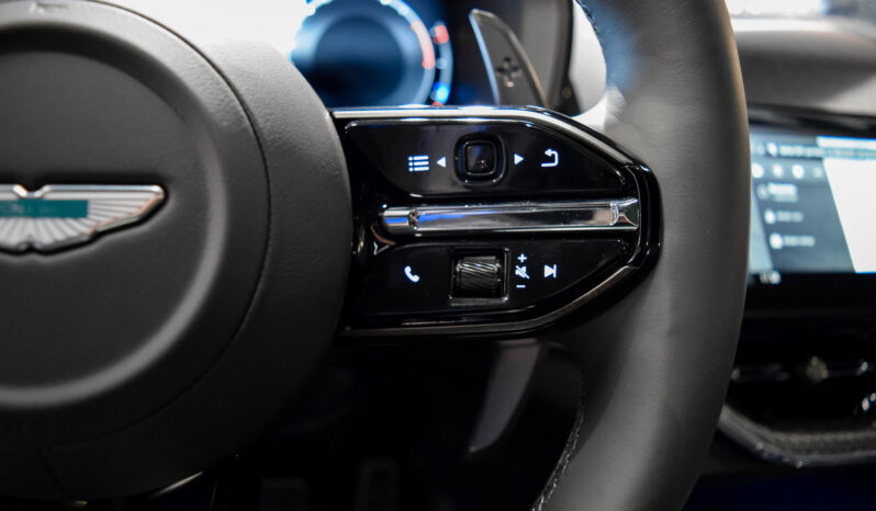 Aston Martin DBX 707 lleno