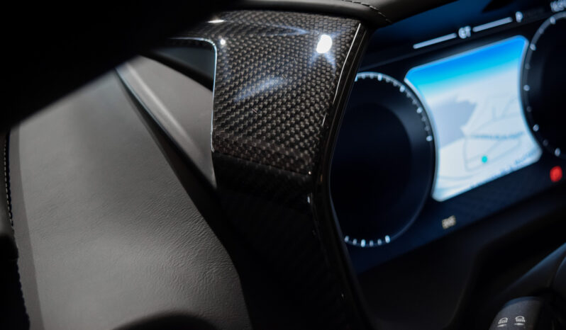Aston Martin DBX 707 lleno