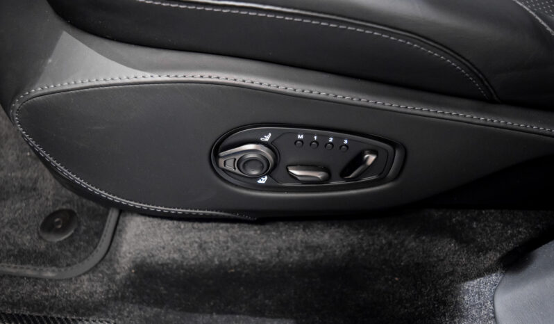 Aston Martin DBX 707 lleno