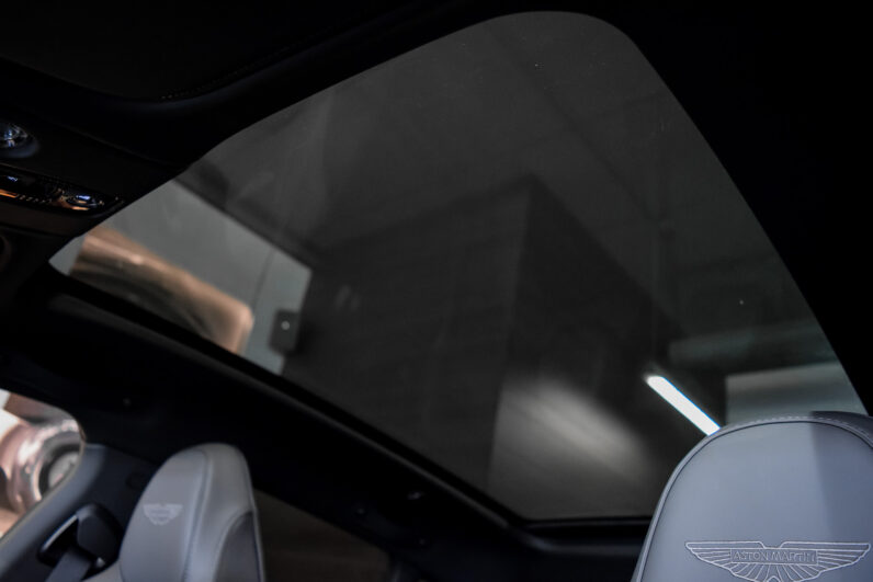 Aston Martin DBX 707 lleno