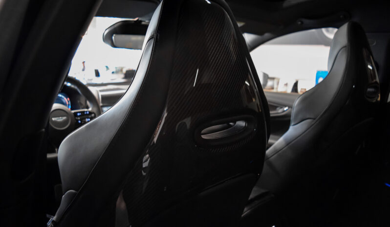 Aston Martin DBX 707 lleno