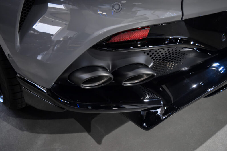 Aston Martin DBX 707 lleno