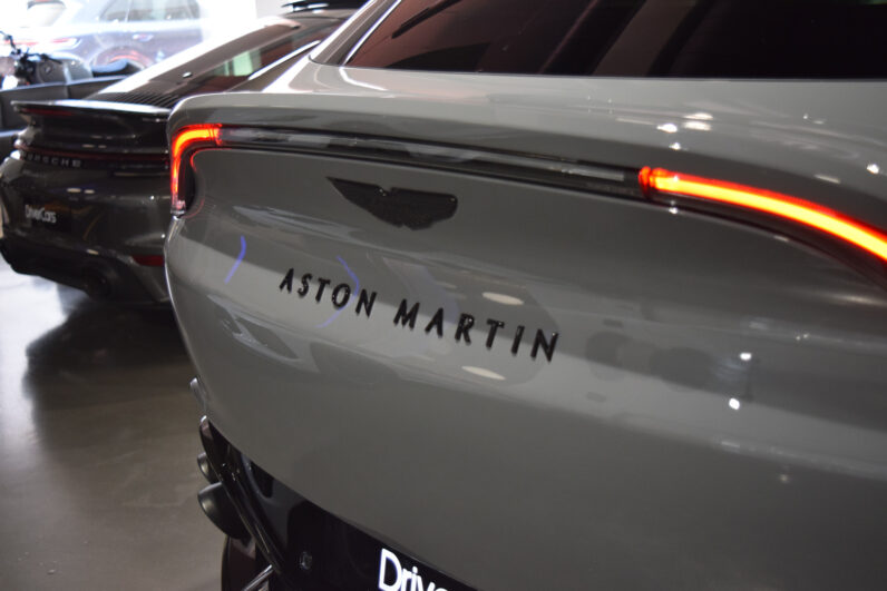 Aston Martin DBX 707 lleno