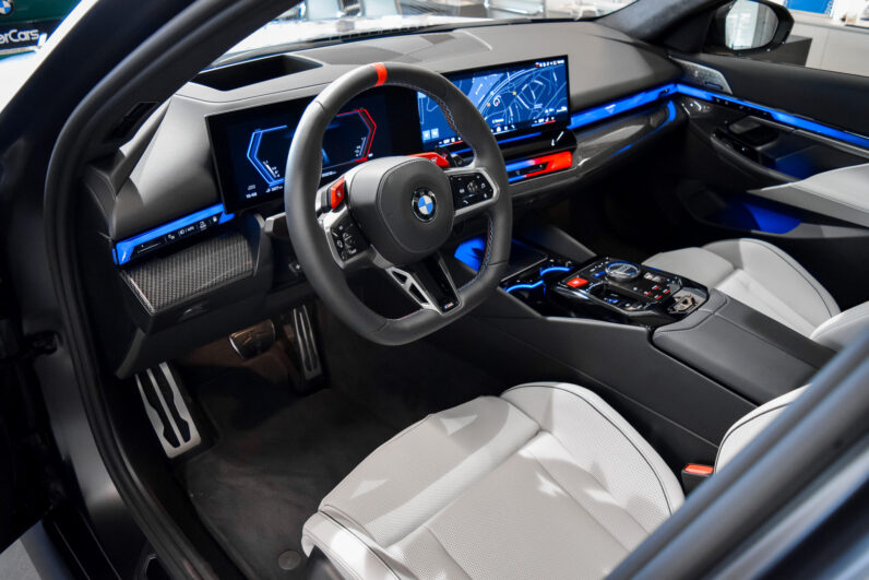 BMW M5 Touring lleno