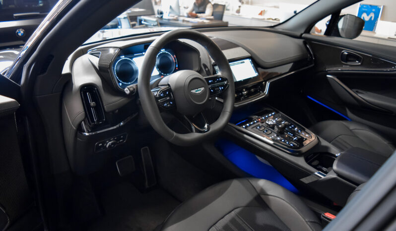 Aston Martin DBX 707 lleno