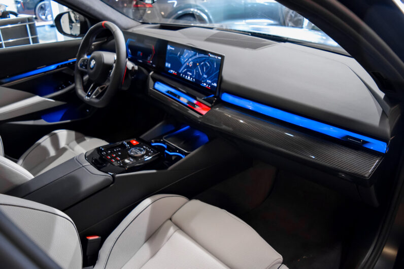 BMW M5 Touring lleno