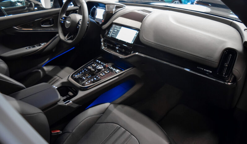 Aston Martin DBX 707 lleno