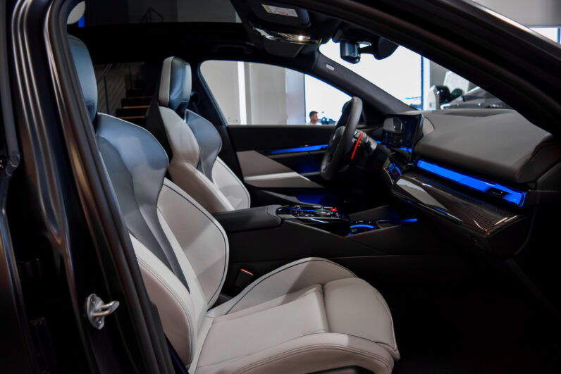BMW M5 Touring lleno