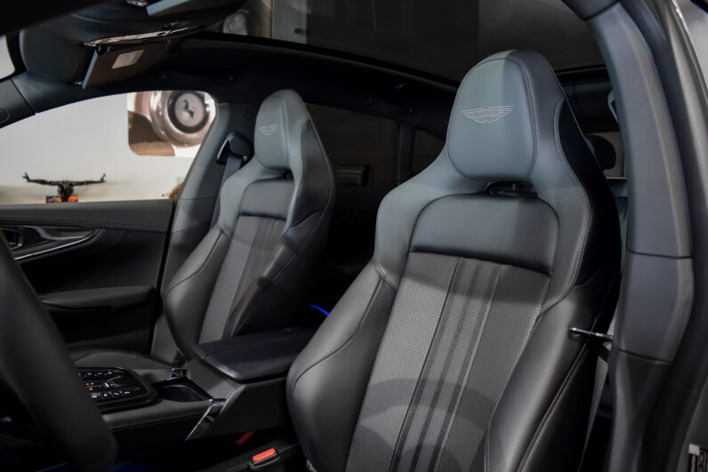 Aston Martin DBX 707 lleno