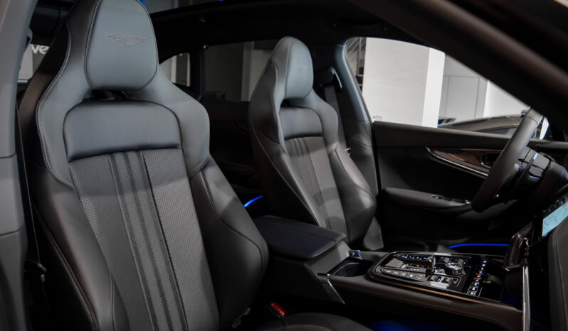 Aston Martin DBX 707 lleno