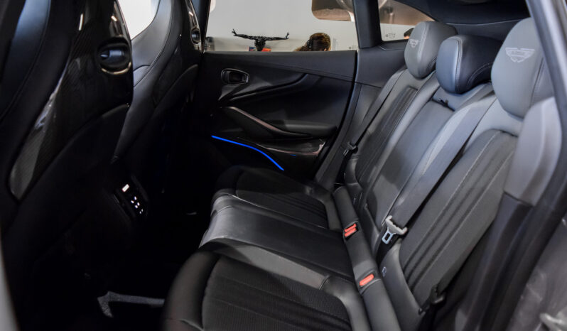 Aston Martin DBX 707 lleno