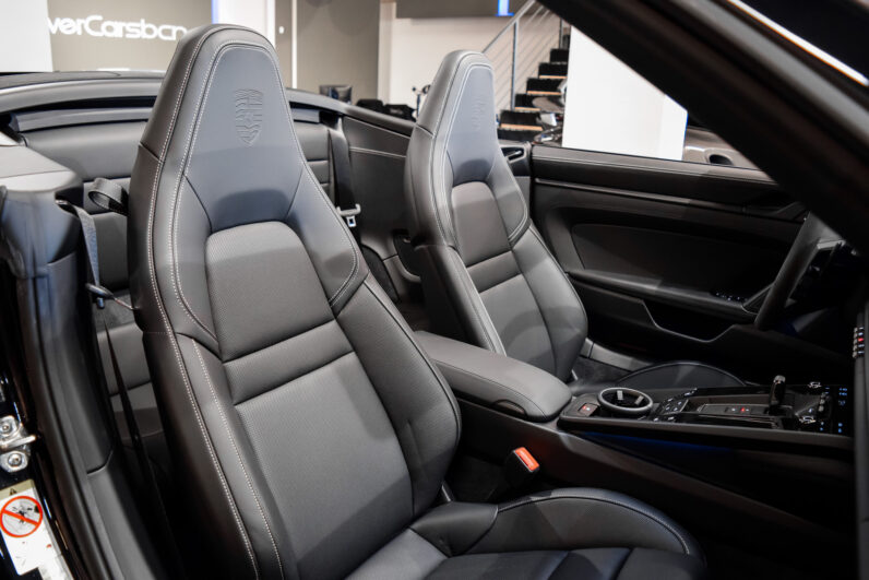 Porsche 911 Carrera GTS Cabrio lleno