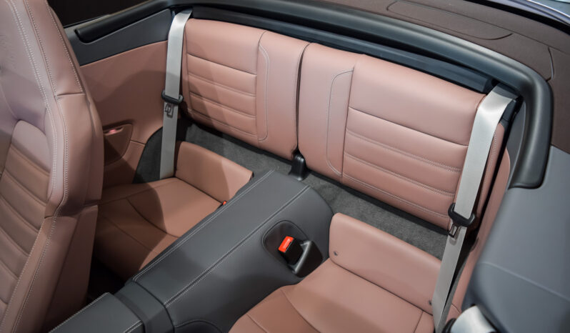 Porsche 911 Carrera Cabrio lleno