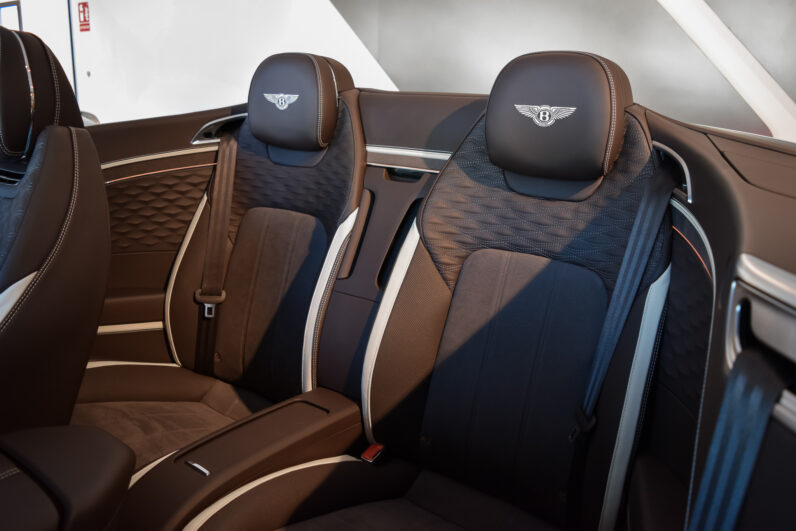 Bentley Continental GTC Speed Hybrid lleno
