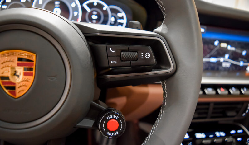 Porsche 911 Carrera Cabrio lleno