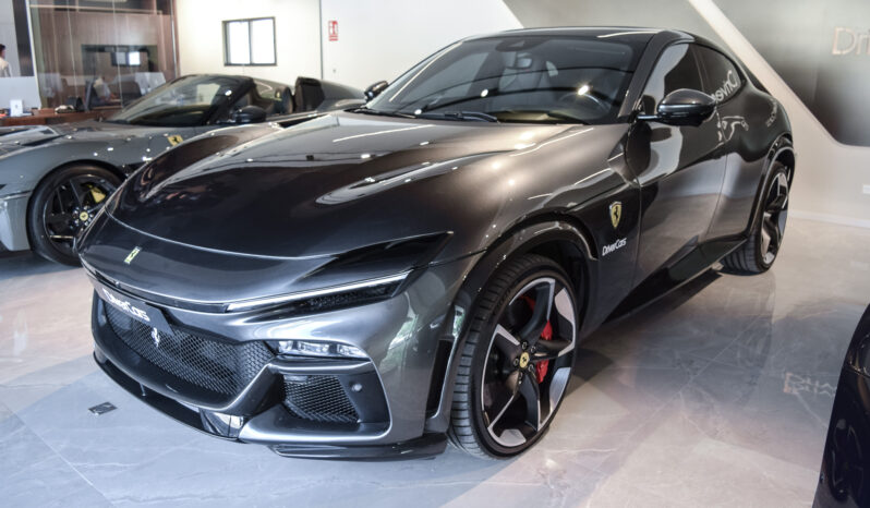Ferrari Purosangue lleno